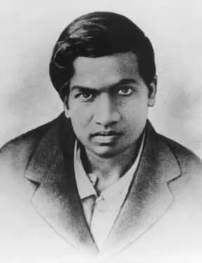 シュリニヴァーサ・ラマヌジャンの肖像(Srinivasa Ramanujan - OPC - 2 (cleaned)・出典: Wikimedia Commons・Konrad Jacobs・Public domain)
