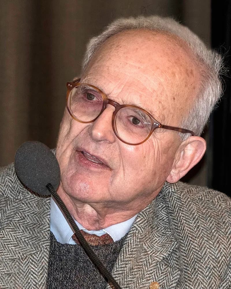 レイナー・ワイスの肖像(Rainer Weiss EM1B8841 (24027015857)・出典: Wikimedia Commons・Bengt Nyman from Vaxholm, Sweden・CC BY 2.0)