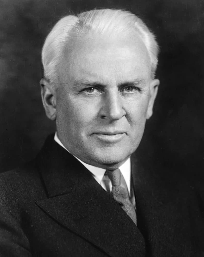ロバート・ミリカンの肖像(Robert Andrews Millikan 1920s・出典: Wikimedia Commons・Unknown (Mondadori Publishers)・Public domain)